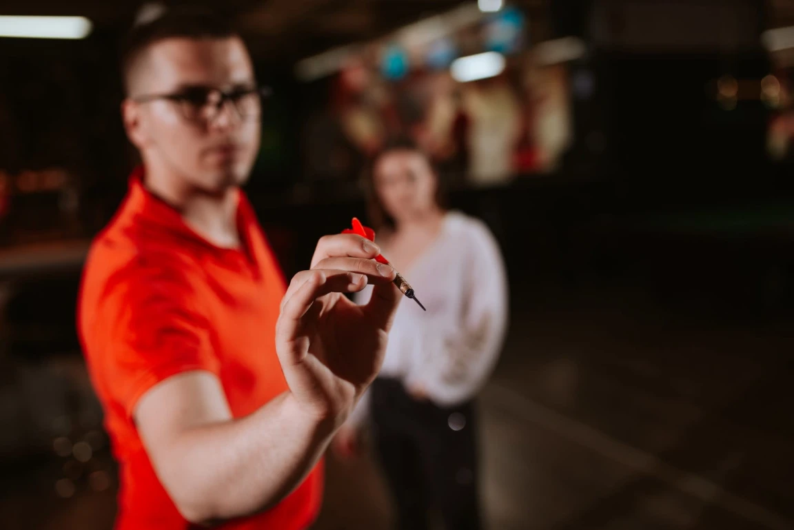 Artykuł: Jak rzucać do tarczy