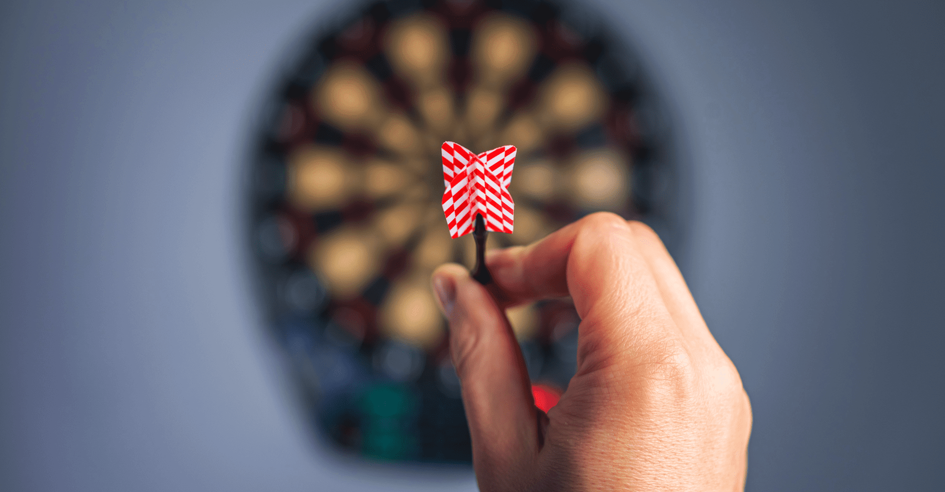 Artykuł: Jak trzymać rzutki do darta